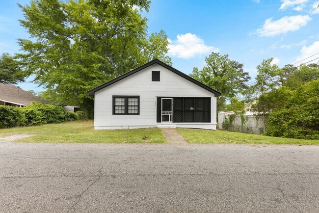 Foto del edificio - Freshly Updated 3BR Home in Opelika – Clean, Bright, Move-In Ready
