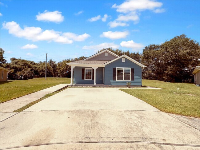 Foto del edificio - 7521 Blue Jay Dr