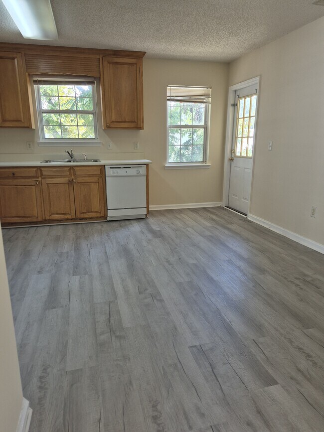 Foto del edificio - 1316 Edgewood Dr