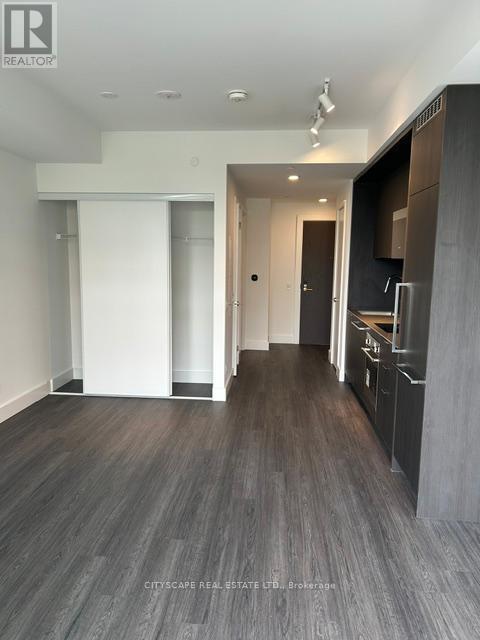 Photo du bâtiment - 6 Greenbriar Rd