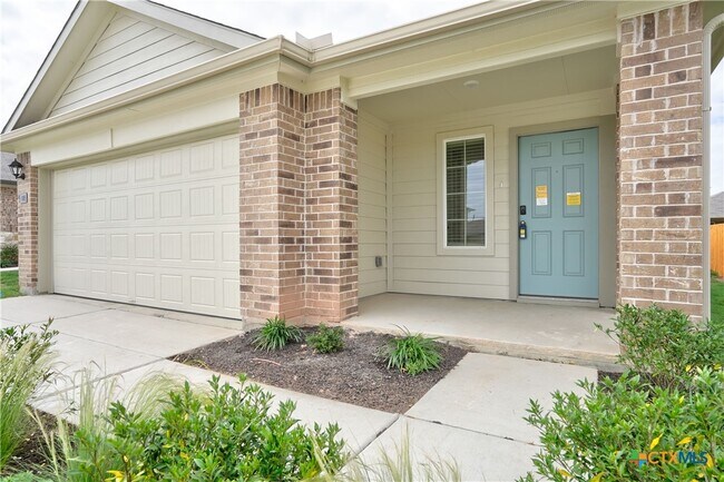 Building Photo - 121 Roanwood Dr