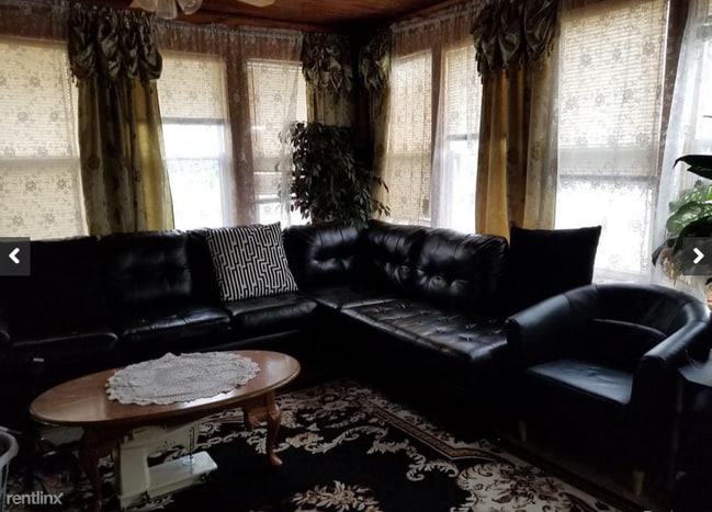 Foto del edificio - 5 br, 2 bath House - 5834 Wayne Rd