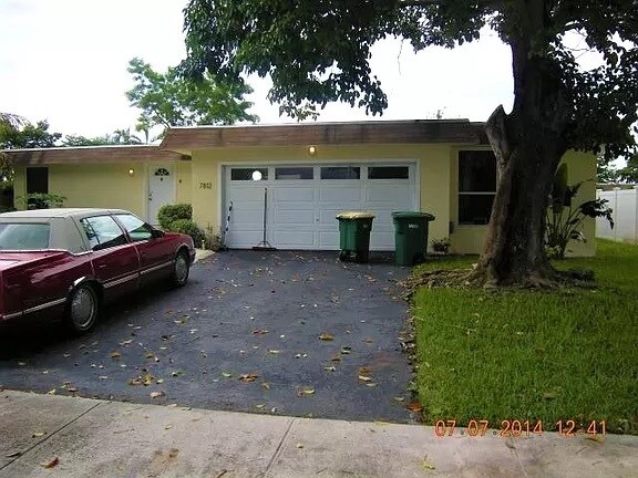 Building Photo - 7812 NW 67th Ave
