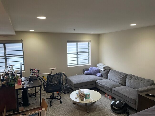 Building Photo - 249 Shipley