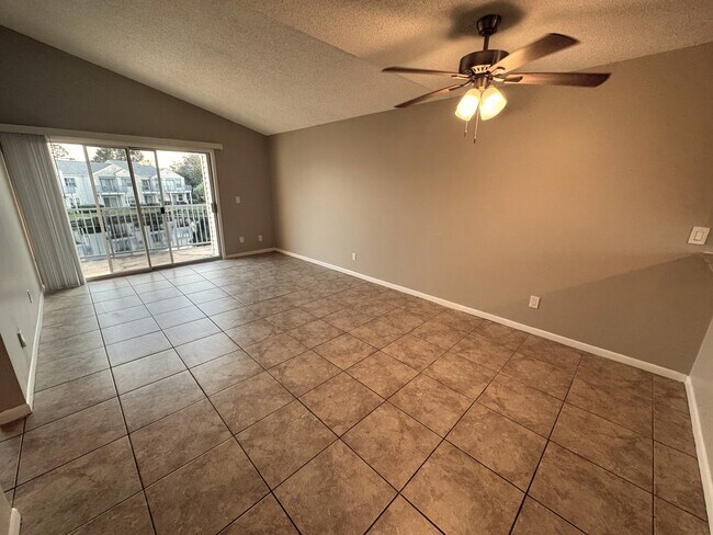 Foto del edificio - 2544 Woodgate Blvd