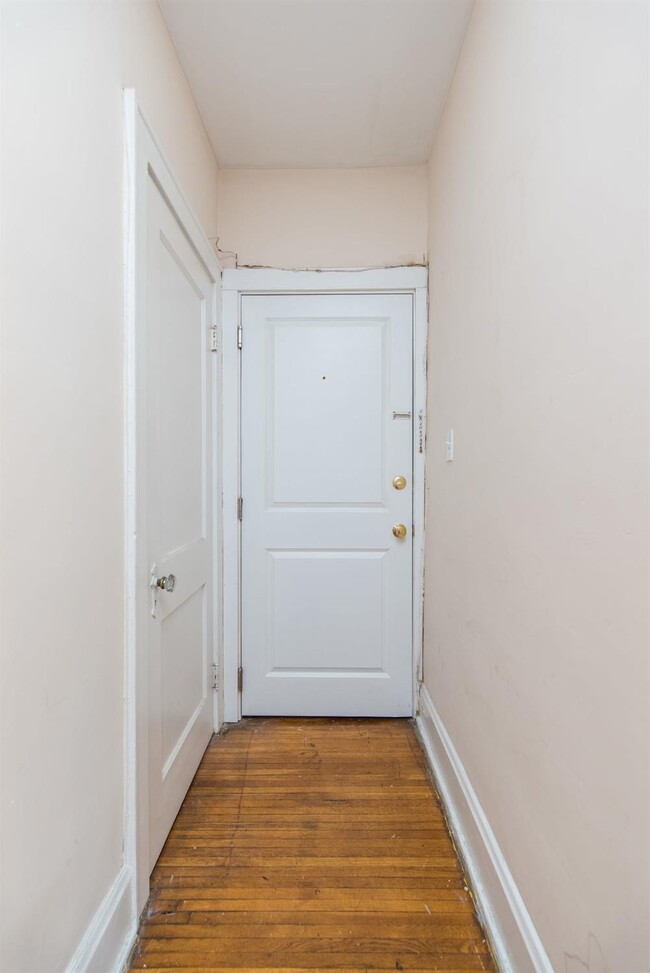Foto del edificio - 265 Lyndhurst Pl