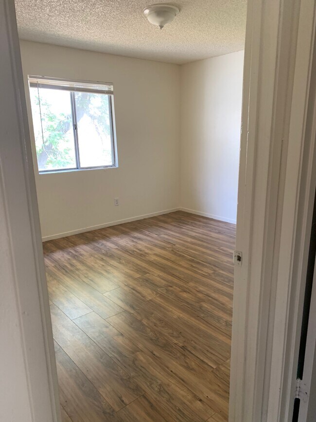 beddroom - 59 S Rogers Ln