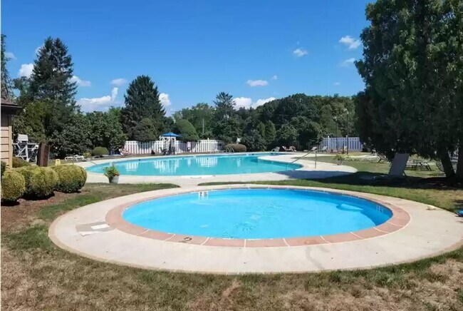 Foto del edificio - 106 Balance Rock Rd