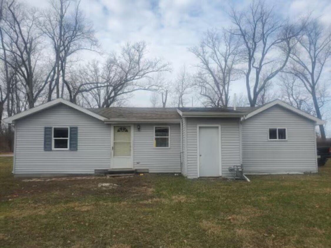 Building Photo - 605 Poplar Dr. Walkerton