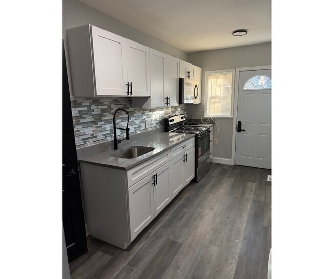 Building Photo - 1271 Limit Ave