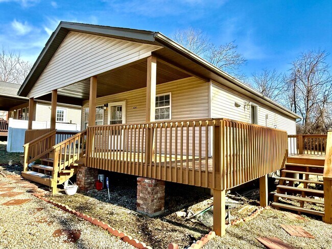 Building Photo - 424 N Hay St