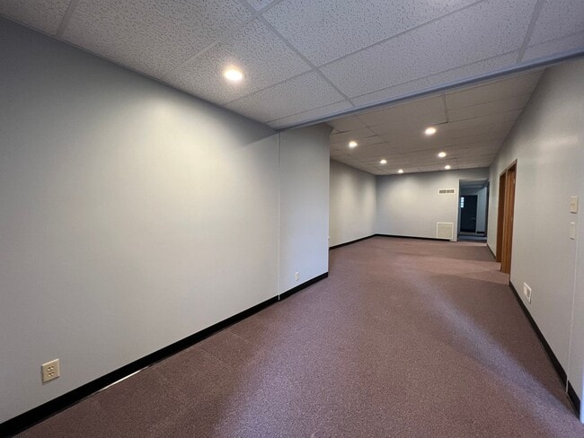 Building Photo - 232 N 6th St