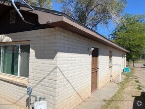 Building Photo - 530 Gabaldon Rd