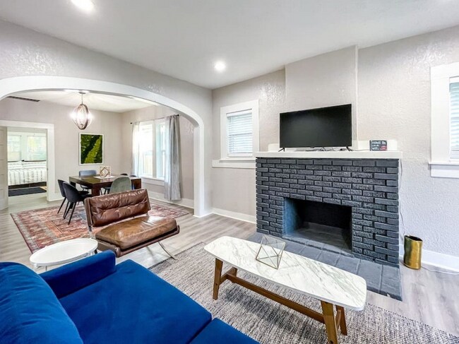 Foto del edificio - 1108 Center St