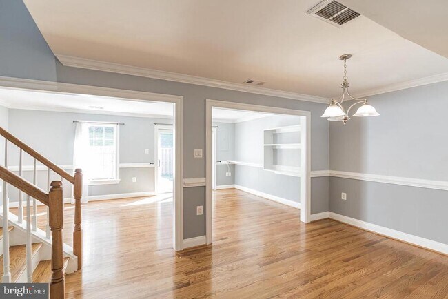 Foto del edificio - 14081 Fallbrook Ln