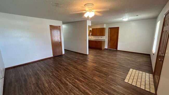 Building Photo - 3 Bed 2 Bath in OKC! Half off on the first month's rent.
