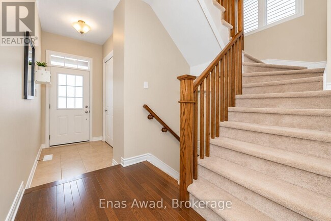 Building Photo - 361 Autumnfield St