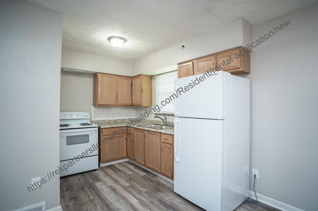 Foto del edificio - 2525 Lakeview Ave