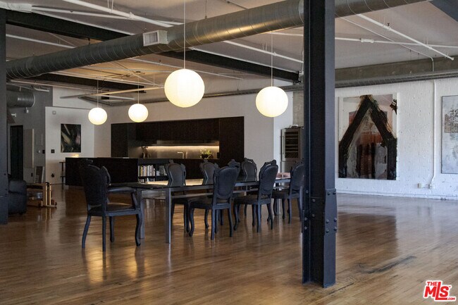 Building Photo - 500 Molino St