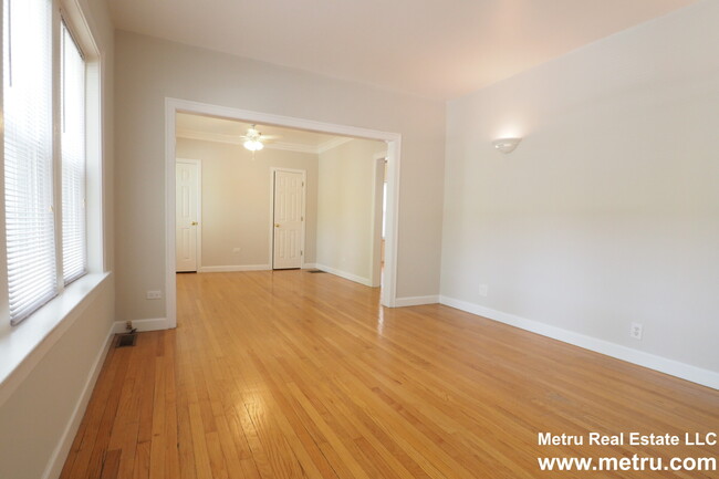 Building Photo - 2525 W Ardmore Ave