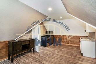 Building Photo - 2720 N Oakland Ave