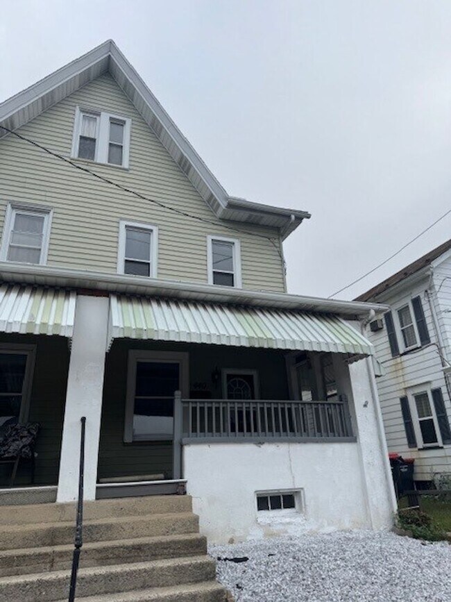 Building Photo - 440 Coal St