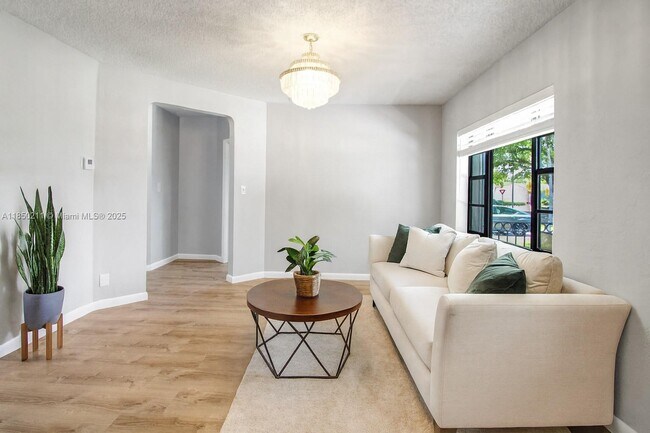 Foto del edificio - 5921 SW 13th Terrace