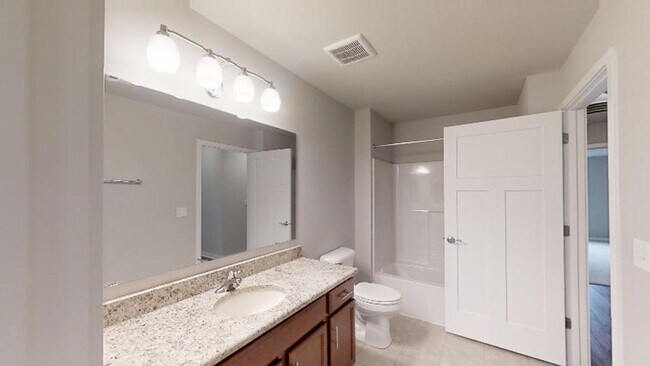 Foto del edificio - 718 Cedar Bluffs Dr