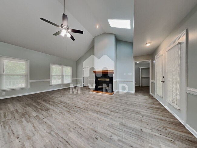 Building Photo - 351 Riverstone Dr