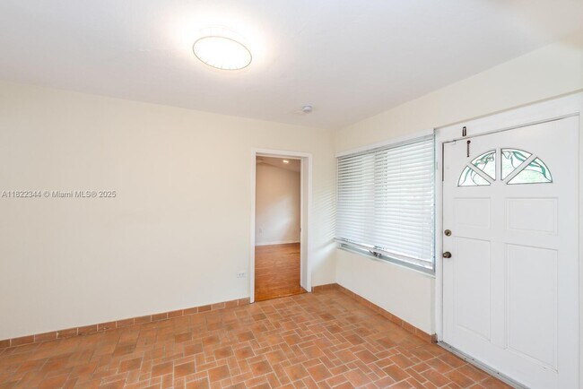Building Photo - 5726 SW 42nd St