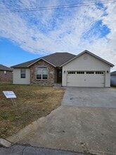 Building Photo - 2615 S Jackson Ave