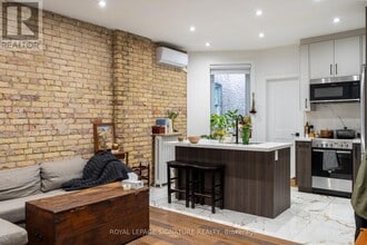 Building Photo - 2090 Dundas St W