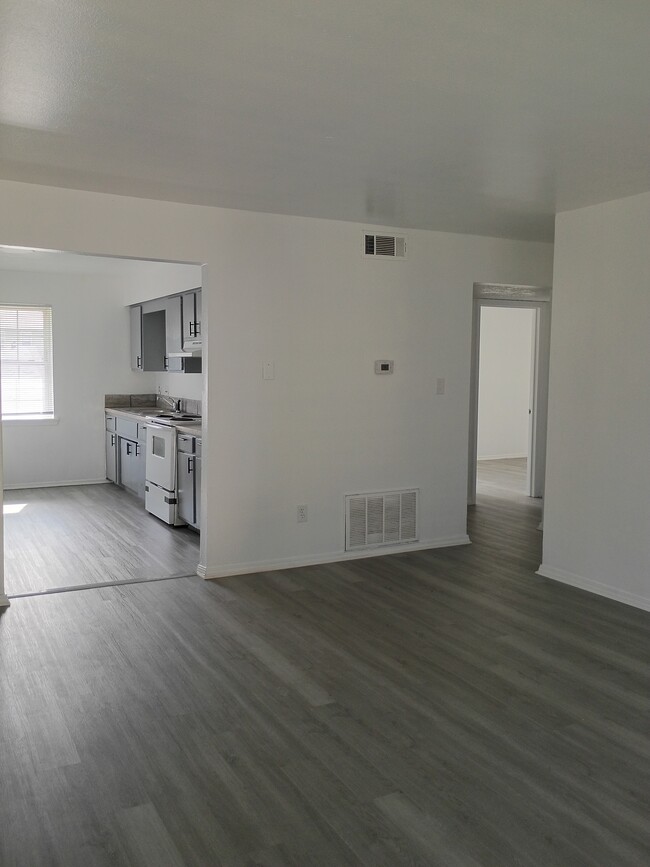 living room - Winchester Estates Apartments
