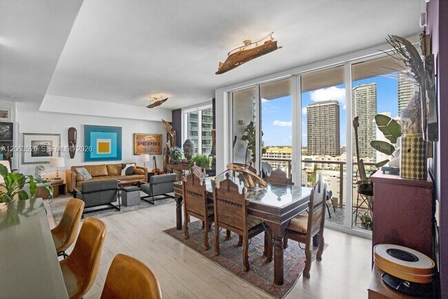 Foto del edificio - 601 NE 27th St
