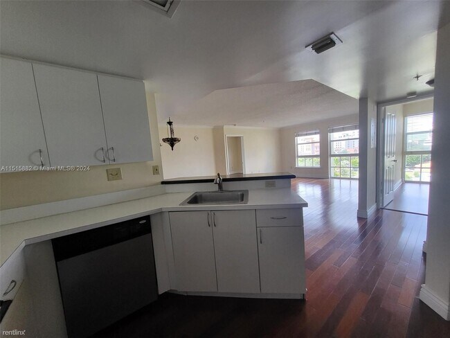 Foto del edificio - 2 br, 2 bath Condo - 2351 Douglas Rd Apt 707