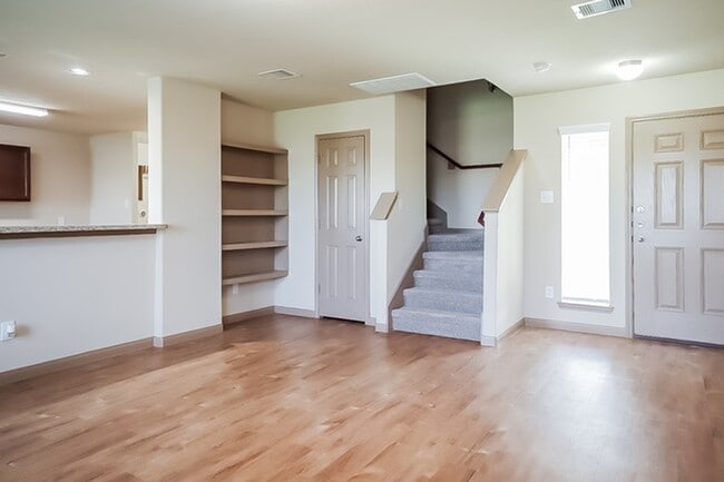 Building Photo - 5822 S Brenwood Dr