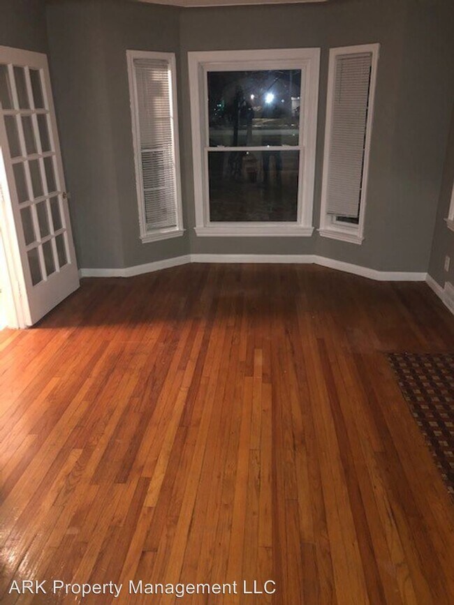 Building Photo - 3 br, 1 bath House - 16918 Chandler Park