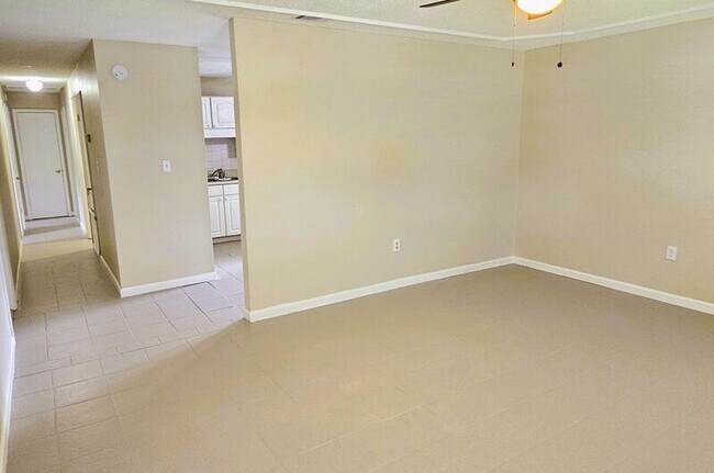 Building Photo - 434 Clemson Dr