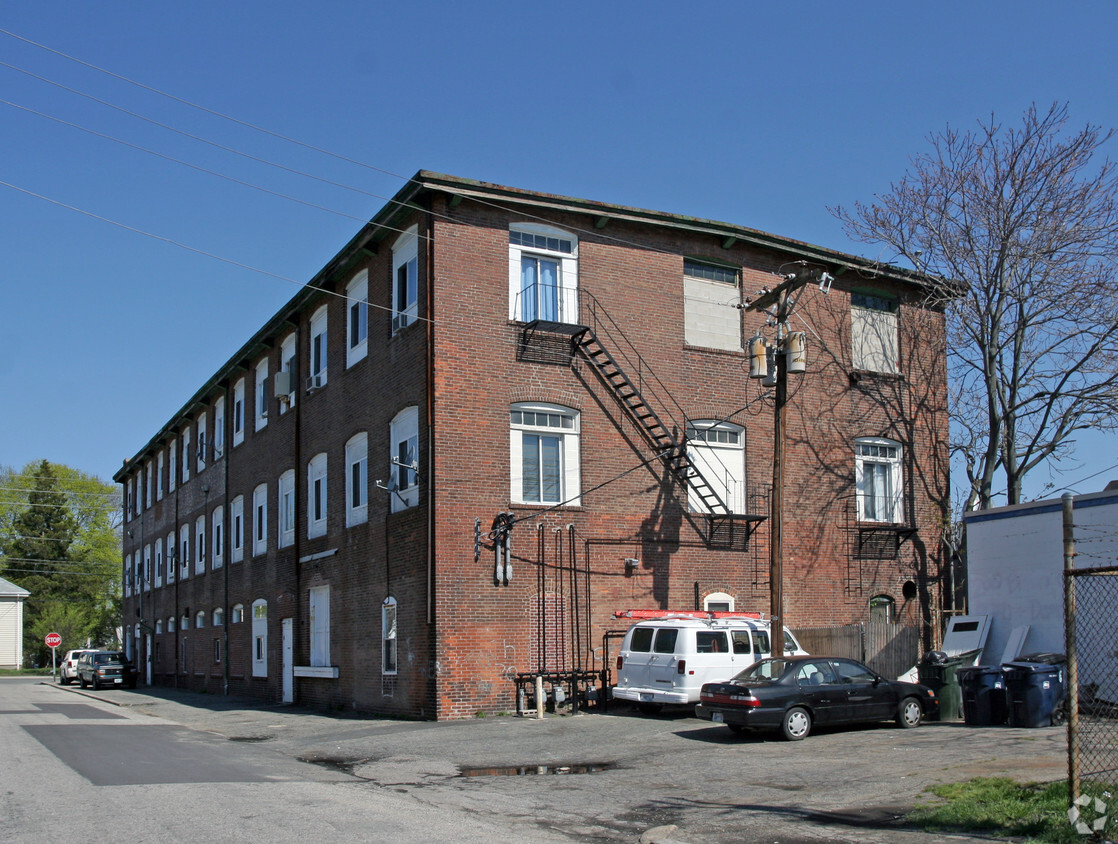 Building Photo - Dartmouth Place Mill Apartments