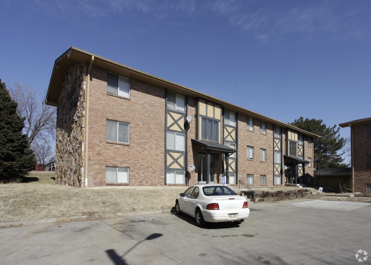 Primary Photo - Bernard Richards Apartments