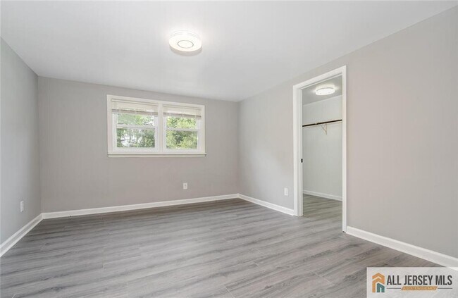 Foto del edificio - 153 Belvidere Ave