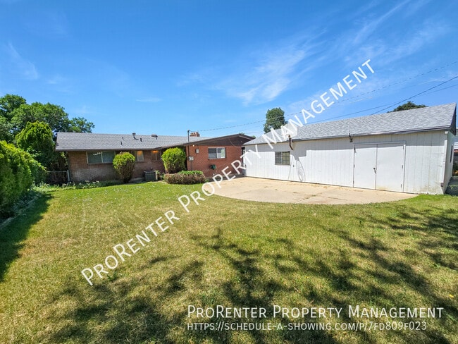 Building Photo - 1280 N 325 E