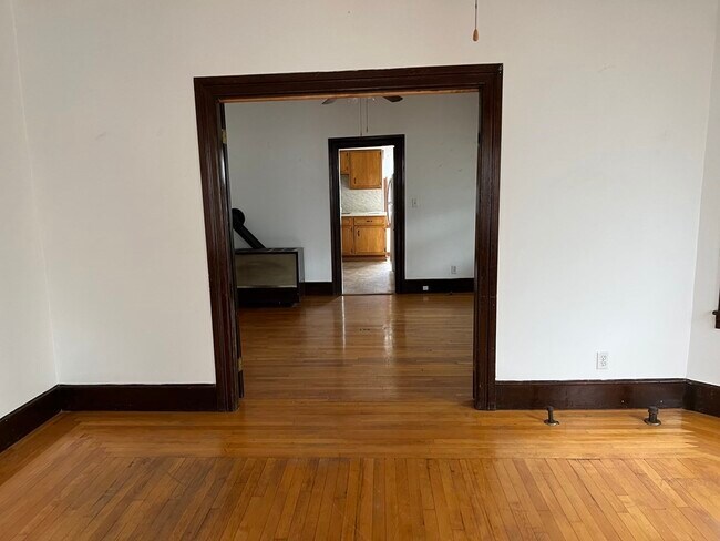 Building Photo - 15-17 Beverly St