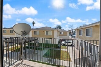 Building Photo - 9210 Kenwood Dr