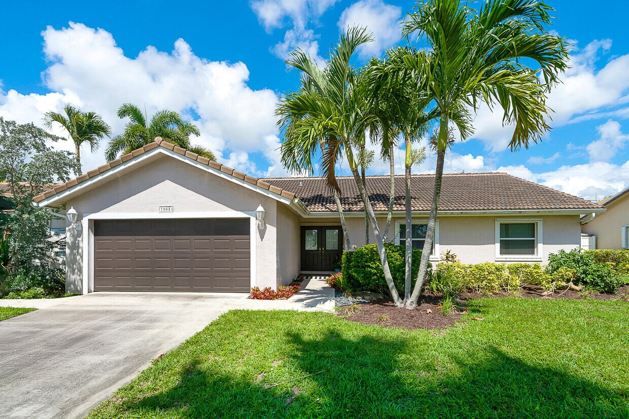 Foto principal - 7661 W Country Club Blvd