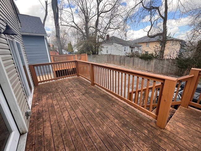 Building Photo - Beautiful 2 Bedroom Downtown!