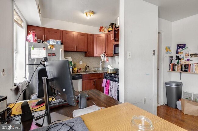 Foto del edificio - 238 W Girard Ave