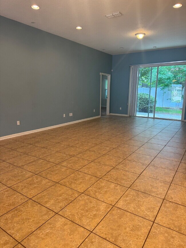 Building Photo - For Rent in Yellow Bluff Landing – Spaciou...