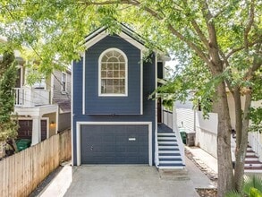 Building Photo - 1409 Blair St