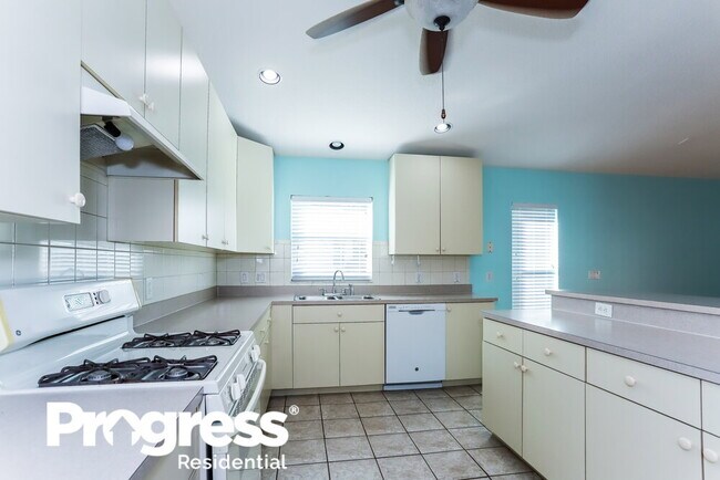 Building Photo - 2120 Brandon Park Cir